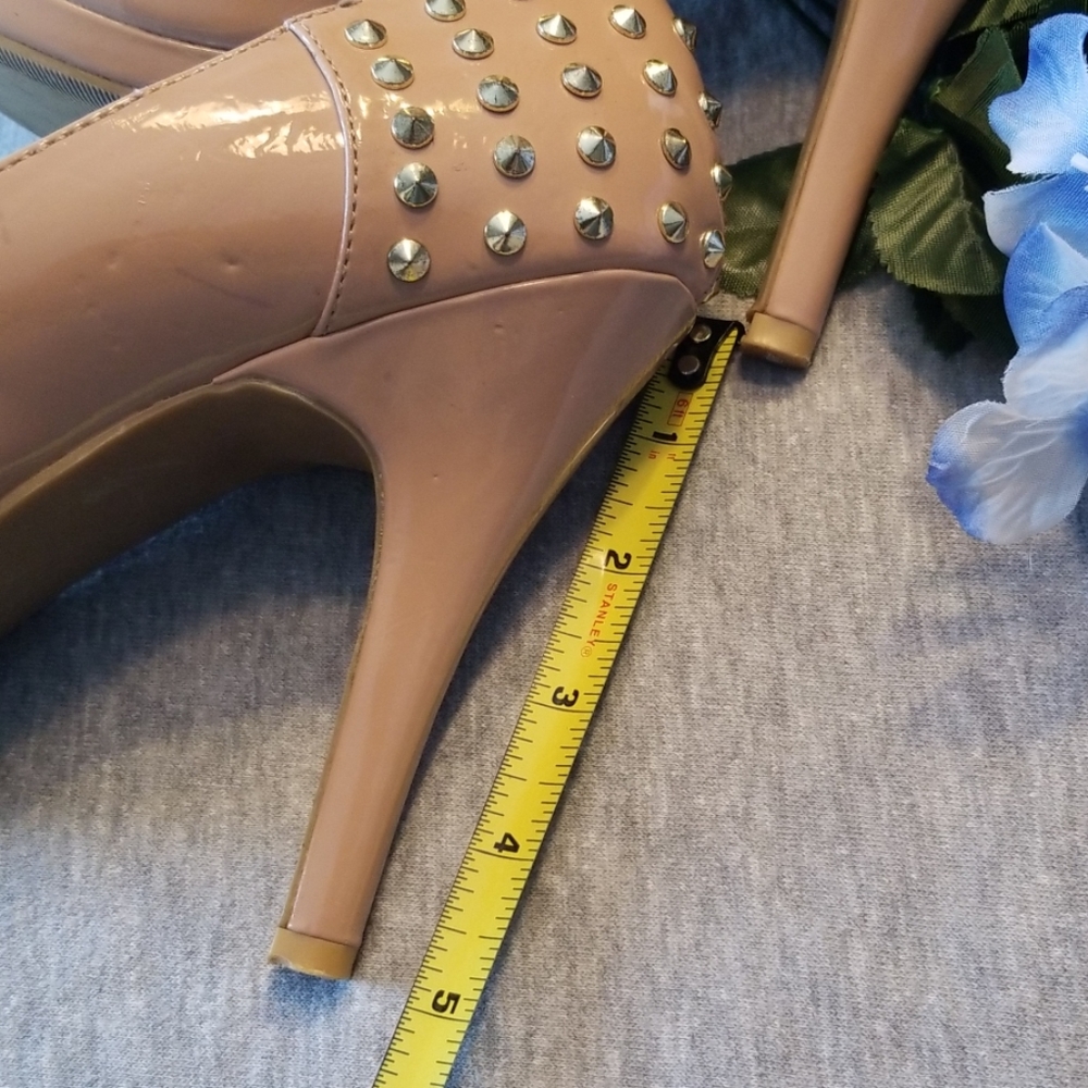 Size 9 Nude Patent Leather Steve Madden Heels - Picture 4 of 7